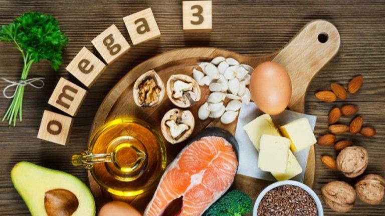 Các loại hạt lanh, hạt óc chó, hạt hạnh nhân rất giàu Omega-3